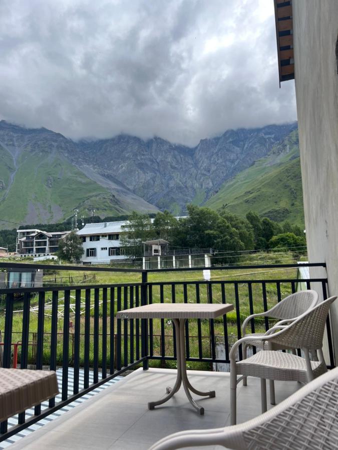 ホテル Planet Kazbegi エクステリア 写真