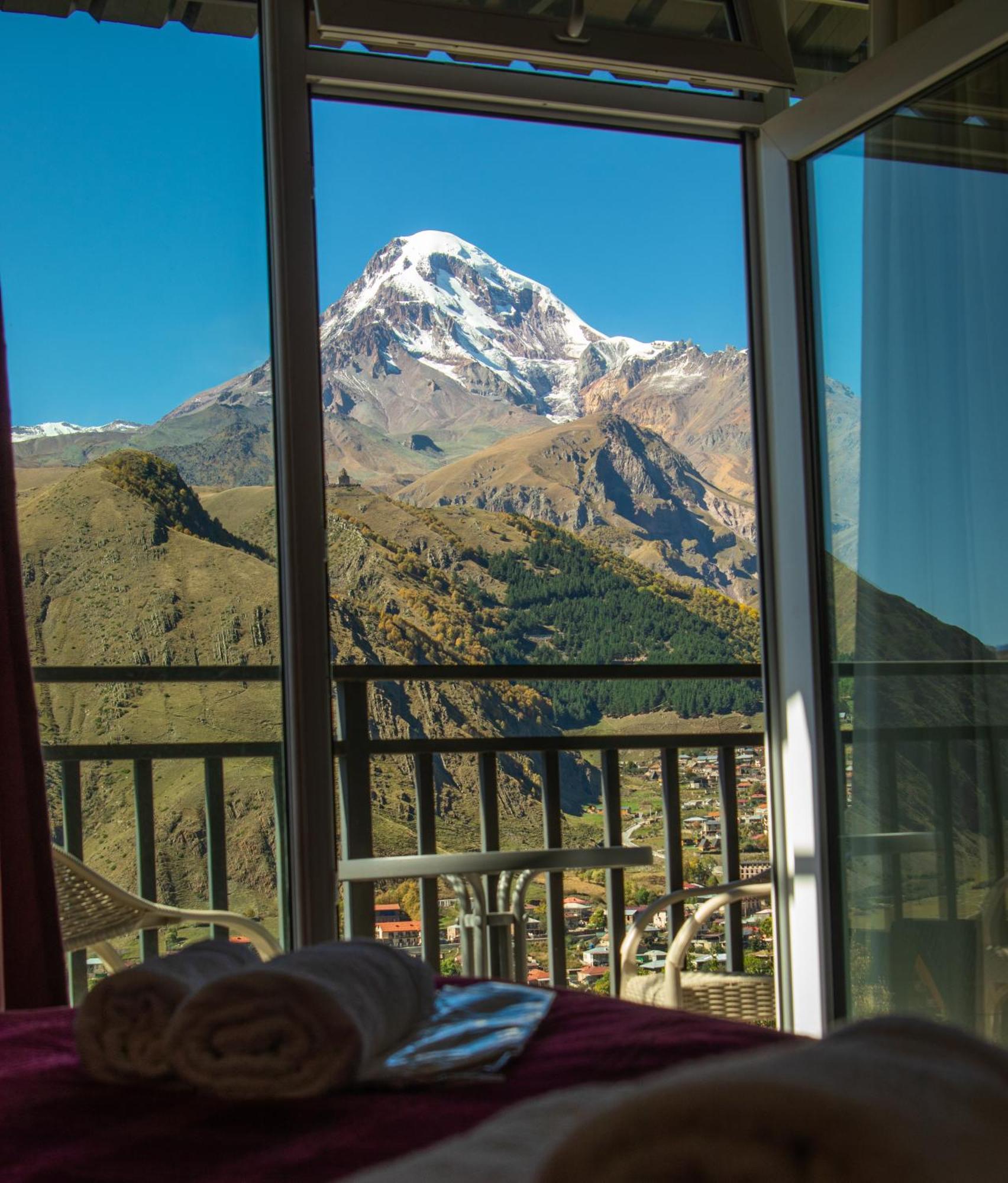 ホテル Planet Kazbegi エクステリア 写真